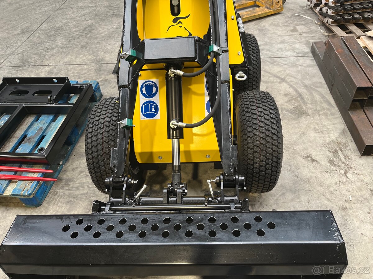 Smykový nakladač TUR N520 / N525 - 7