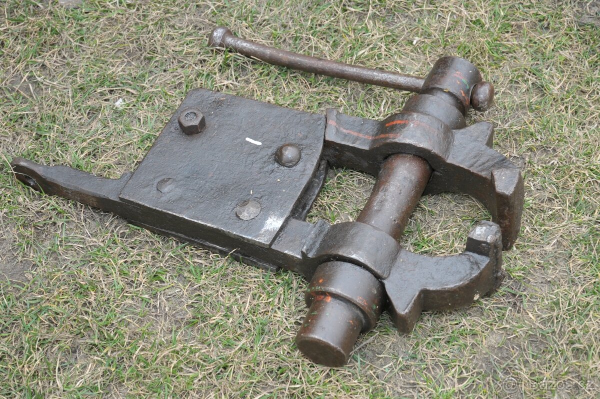 Starožitný velký kovářský svěrák - 7