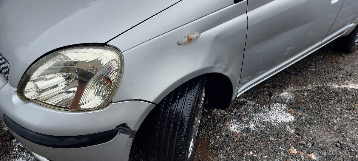 Toyota Yaris 1.3 r.v.2004 - 7