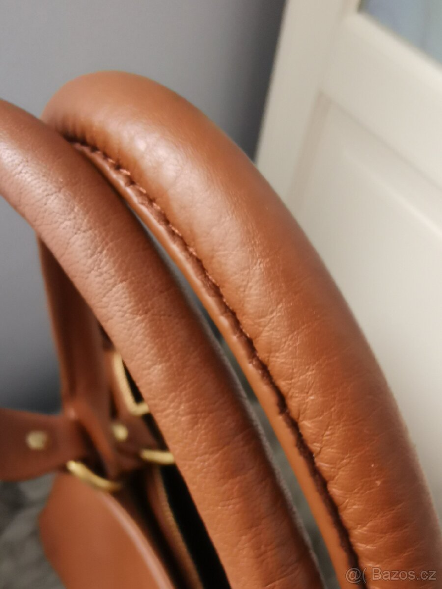 Guess originál kožená kabelka - 7