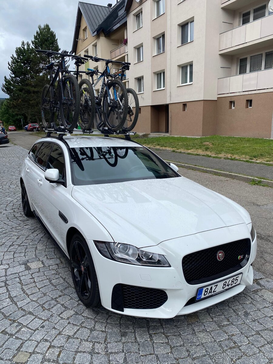 Jaguar XFS 30d sportbrake - 7