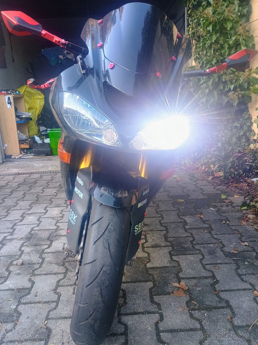 Kawasaki ZX10R 2004 - 7