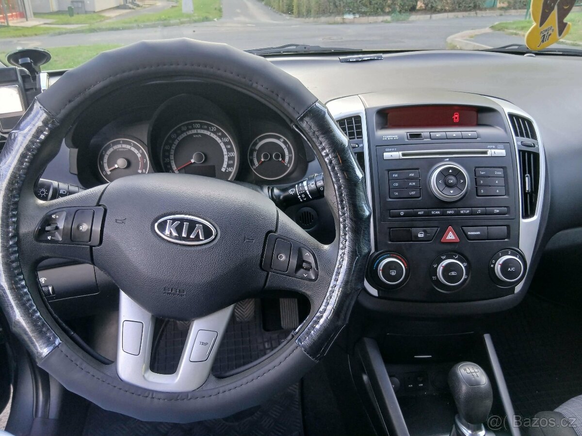 Kia cee'd - 7