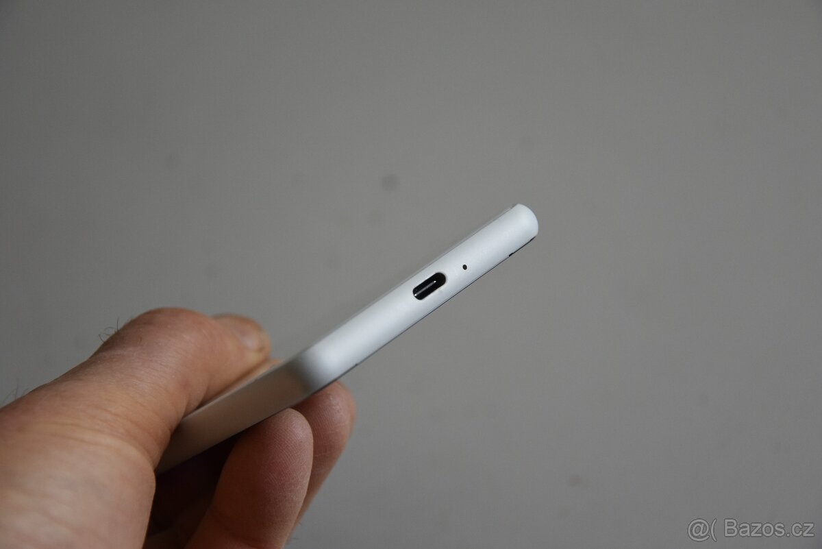 Sony Xperia 10 II bílý - 7