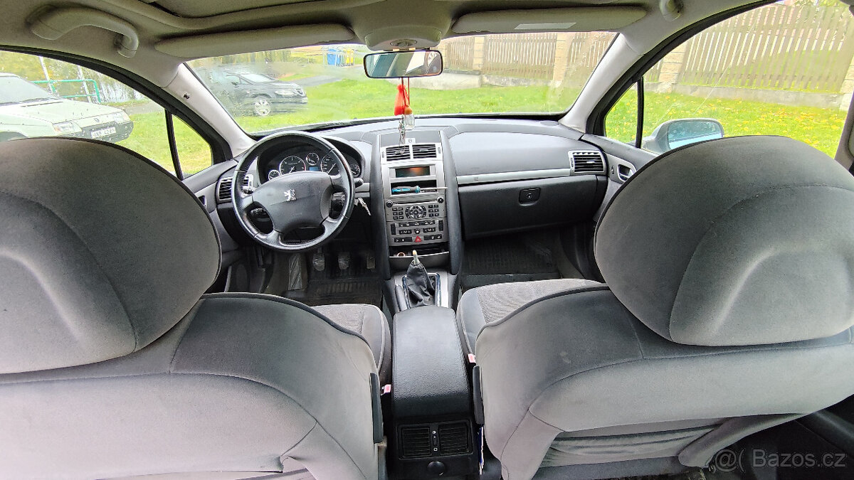 PEUGEOT 407 COMBI - 7