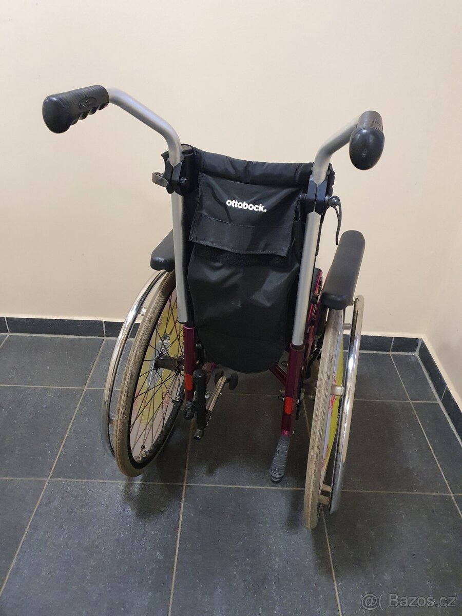 úzký skládací TOP invalidní vozík - 7