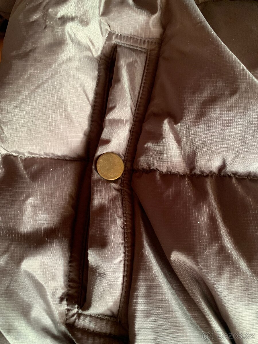 dámská péřová bunda zn. Levi's - vel. M - 7