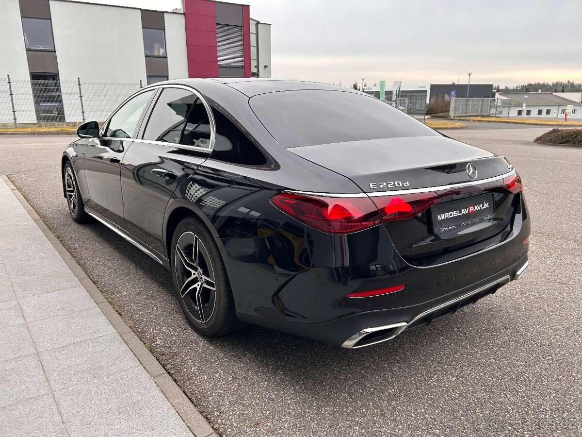 Prodám Mercedes-Benz E 220d 4MATIC AMG, záruka - 7