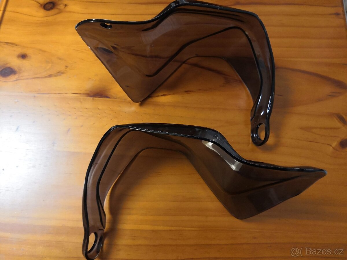 Černé zvýšení blástrů BMW - 7