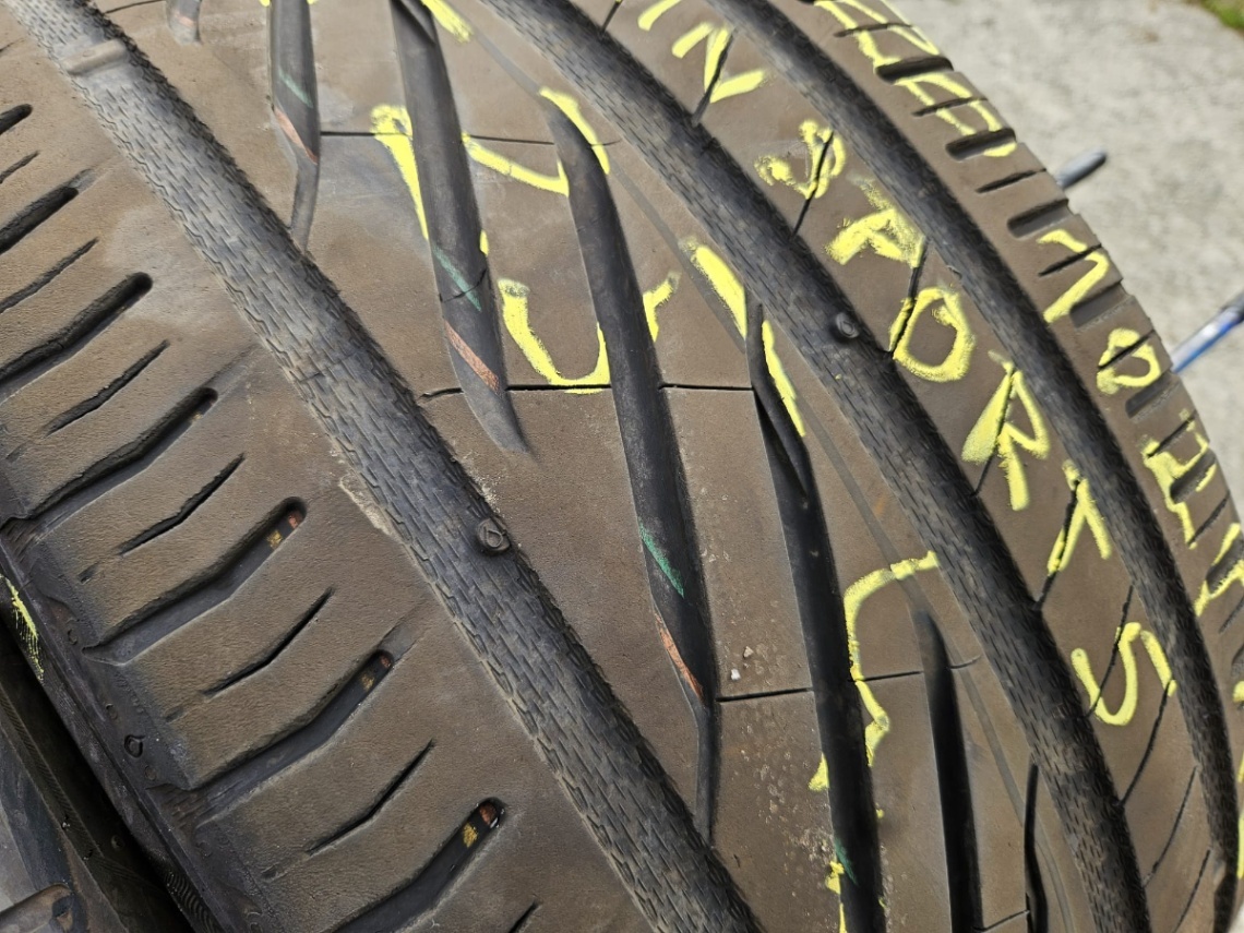 275/35R20 - 7