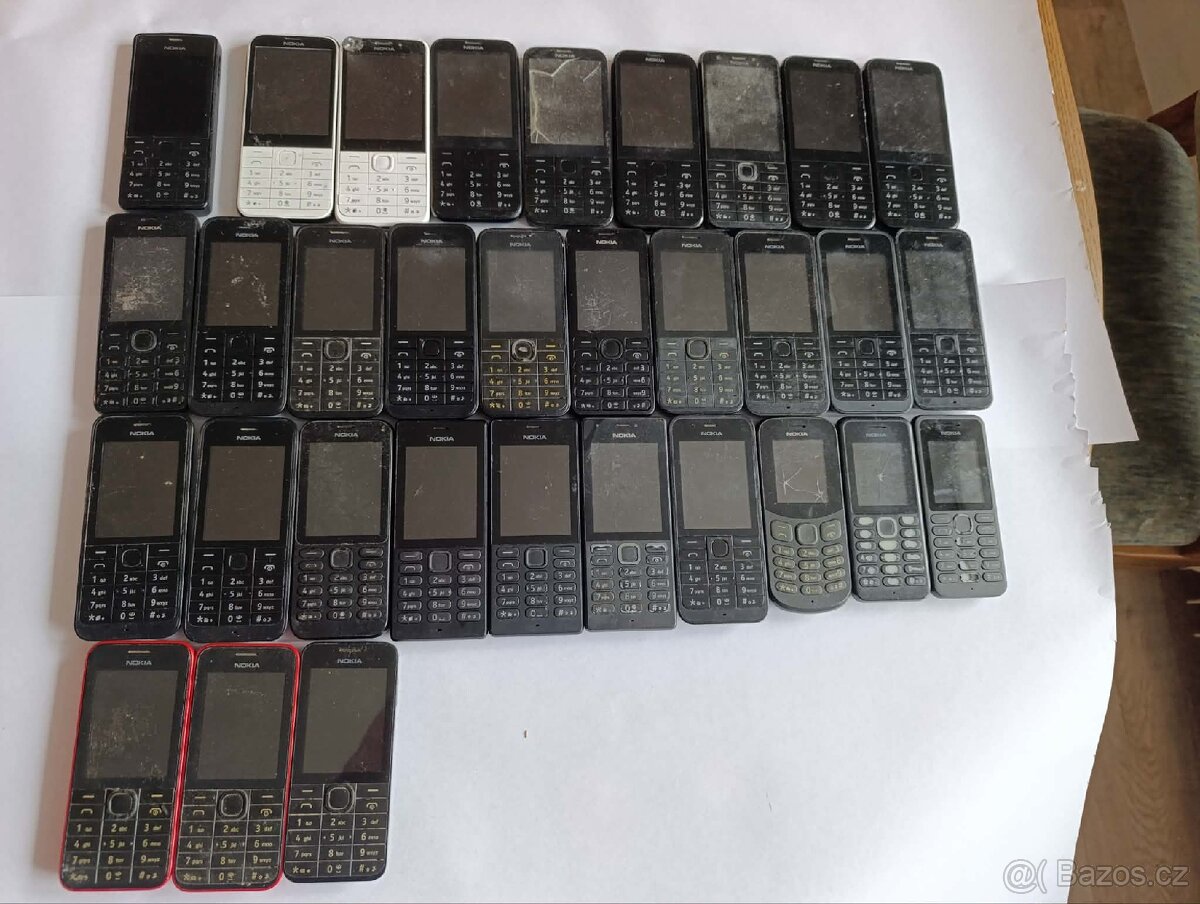 Hodně starých telefonů - 7