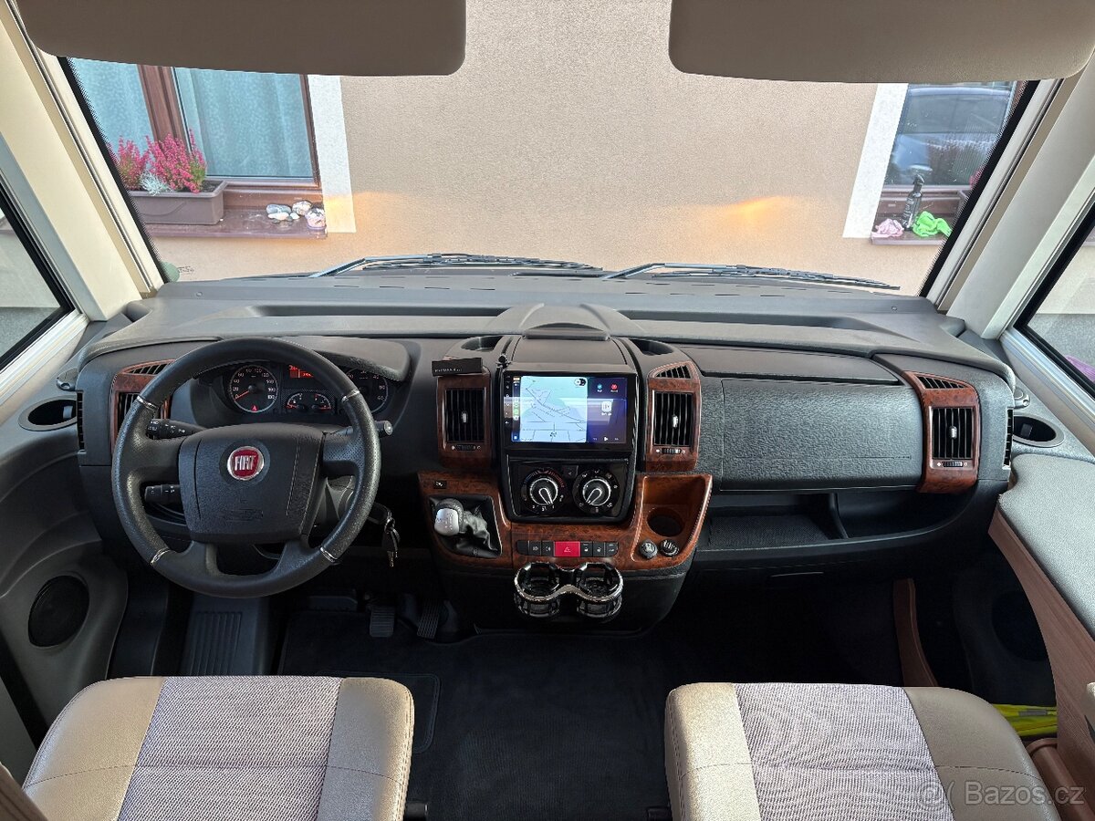 Obytný automobil Knaus Sky 700 - 7