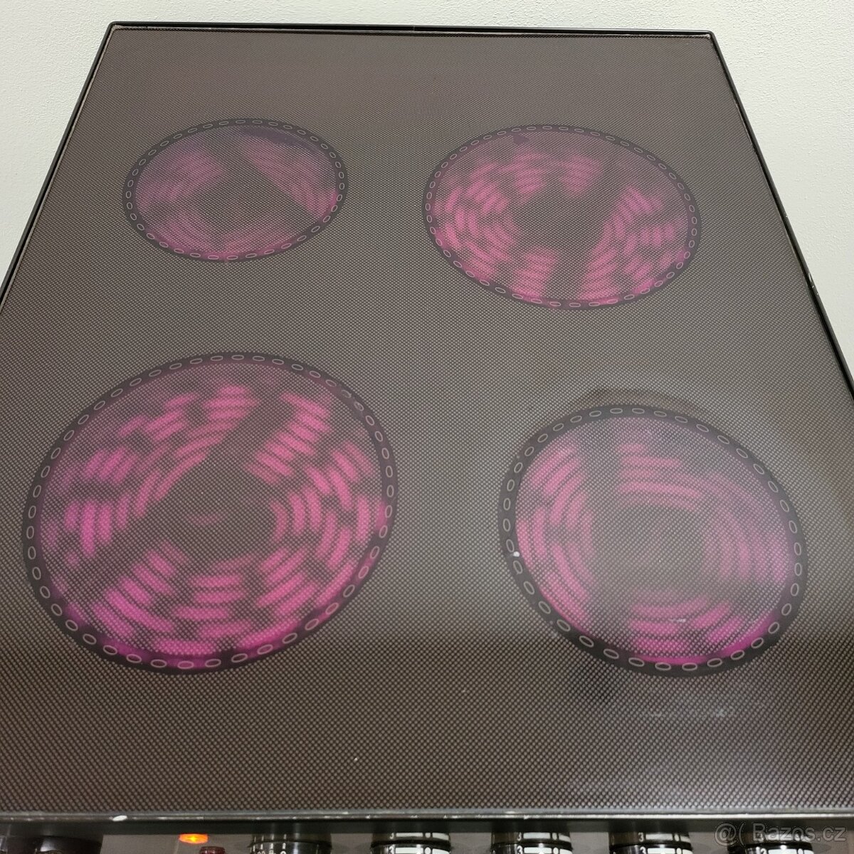 multifunkční hnědý sporák, JAKO NOVÝ, 220V - 7