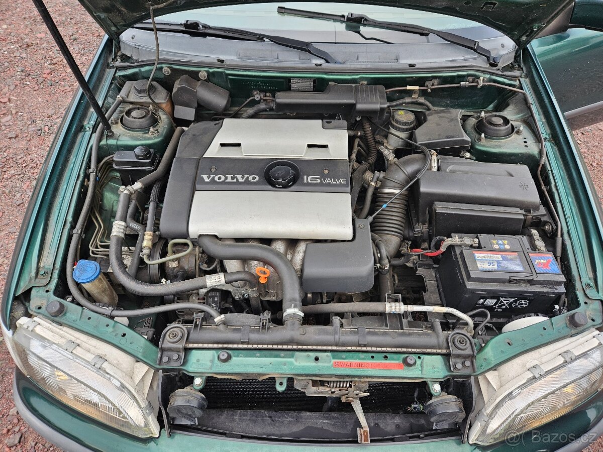 Volvo V40 1.6 - 7
