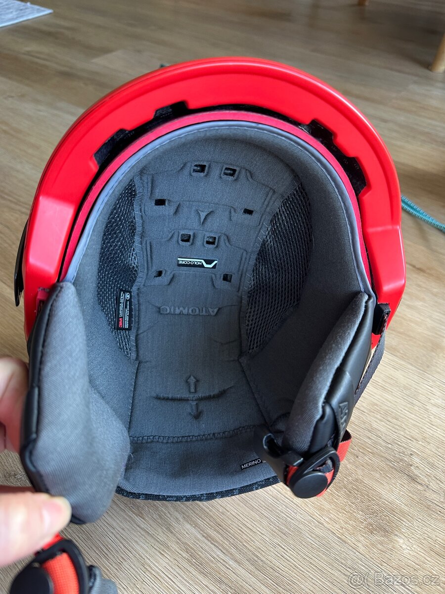 Lyžařská helma Atomic a lyžařské brýle Atomic - 7