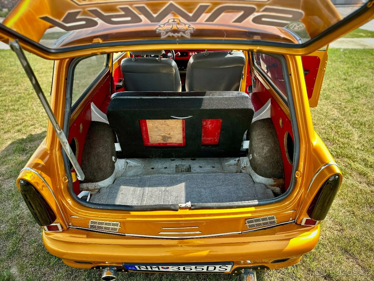 Predám TRABANT 601 Combi cena 2.700 € - 7