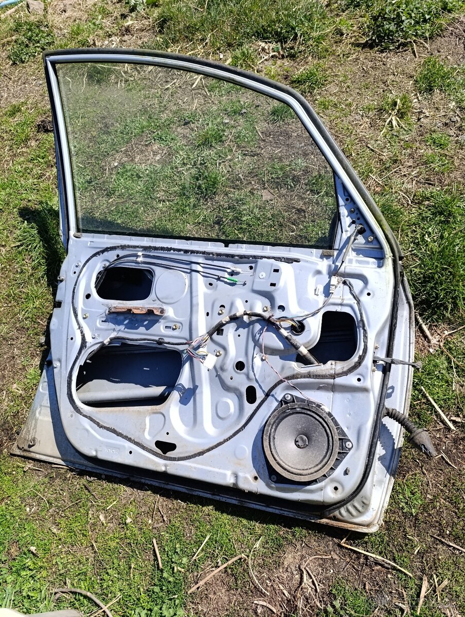 PRODÁM NÁHRADNÍ DÍLY TOYOTA COROLA VESO - 7