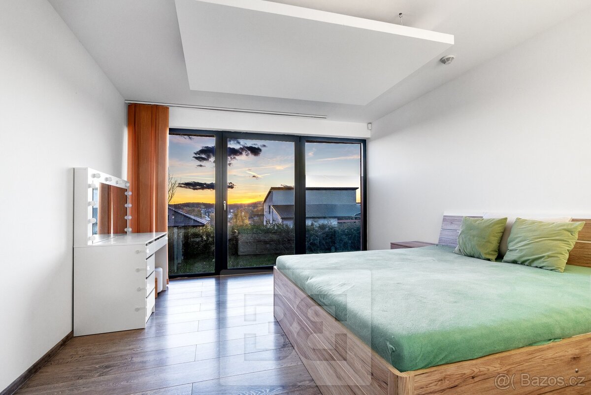 Prodej patrového rodinného domu se zaradou v Třemošné, 1270m - 7