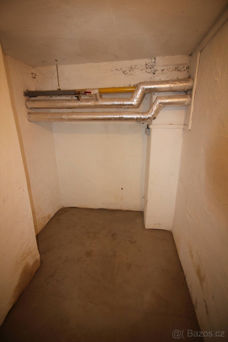 Prodám sklad/sklep na Ortenově náměstí v Praze - 7