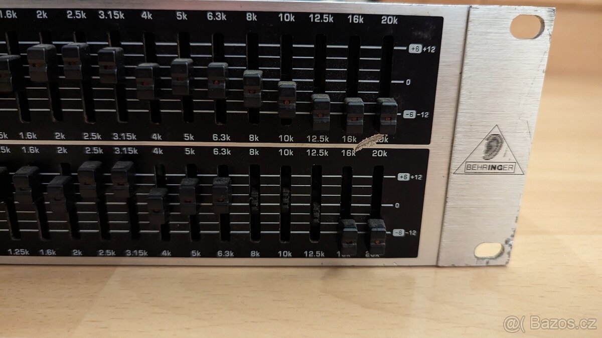 Grafický ekvalizér Behringer Ultra-Graph Pro GEQ3102 - 7