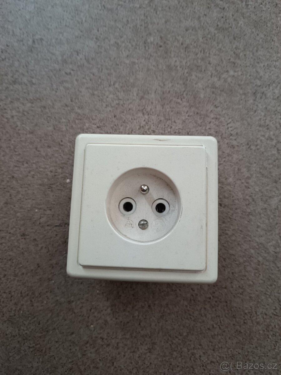 Zasuvky - 7