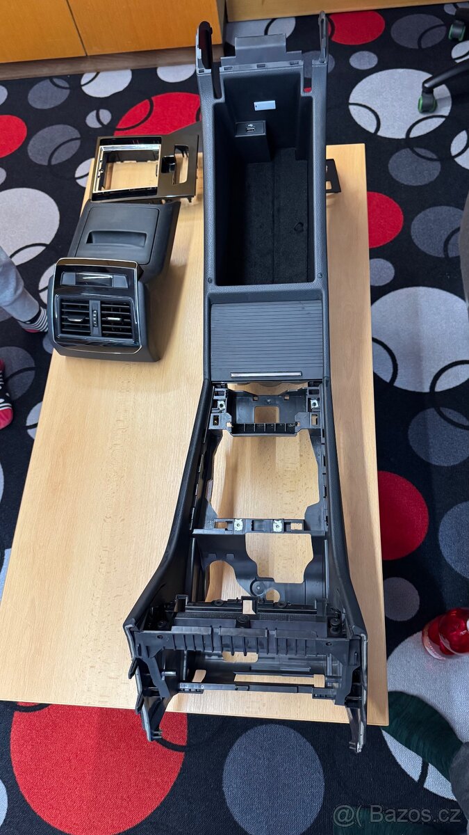 Středový tunel Škoda Superb 3 kompletní - 7