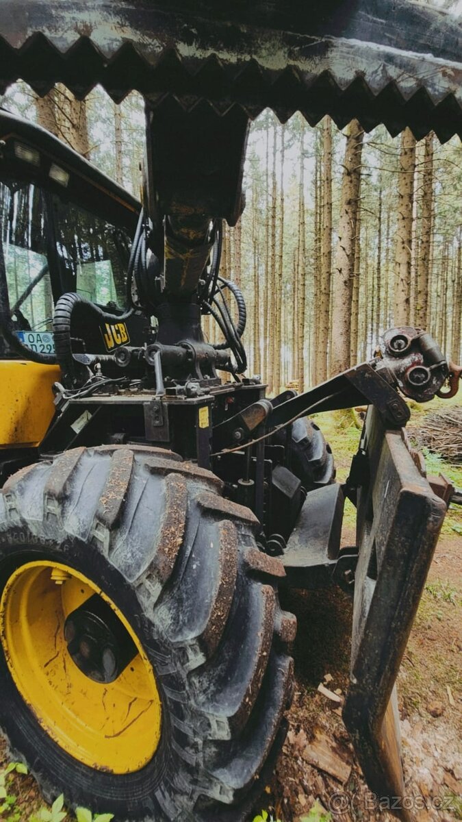 Lesní traktor JCB Fastrac - 7