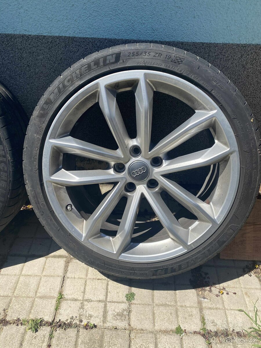 Prodám Alu disky s pneu na Audi A5 - 7