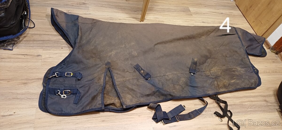 Prodám více výběhových dek na koně - 7