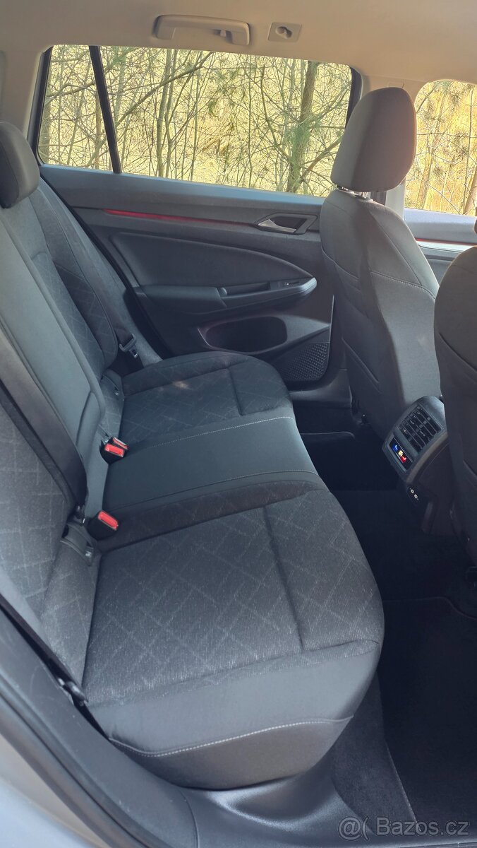 Vw Golf 8 1.5TSi, kombi, 1.majitel, super stav - 7