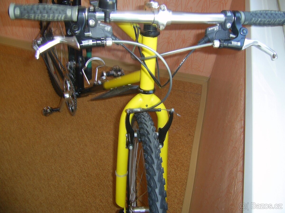 Horské - trekové kolo Specialized - 7