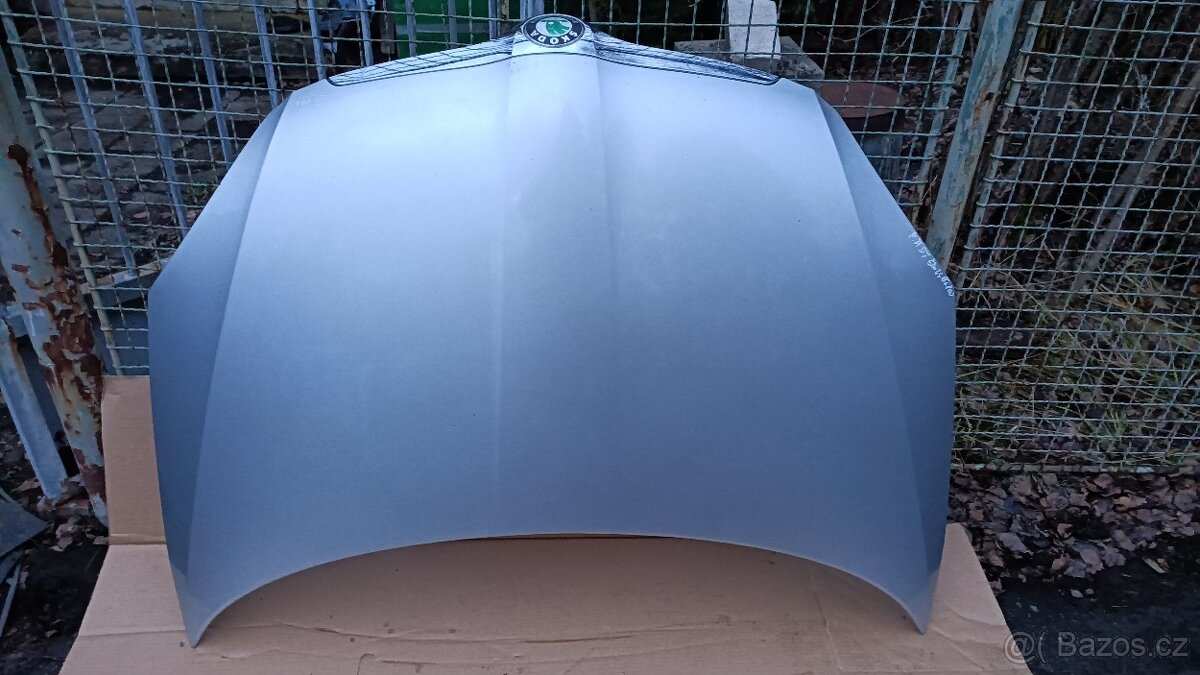 Skoda Fabia 2 - přední kapota - 7