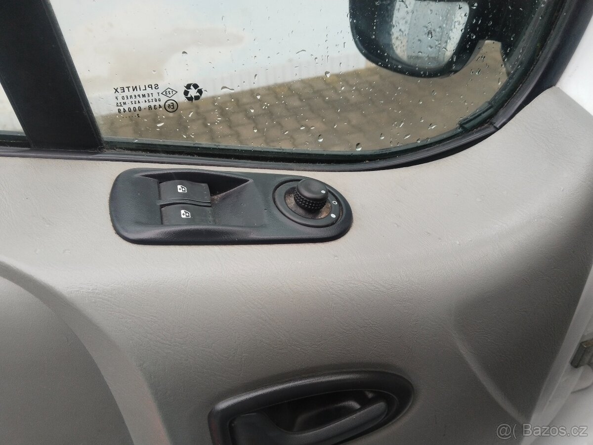 Opel vivaro 2,0cdi,9 míst, klima,doložené km - 7