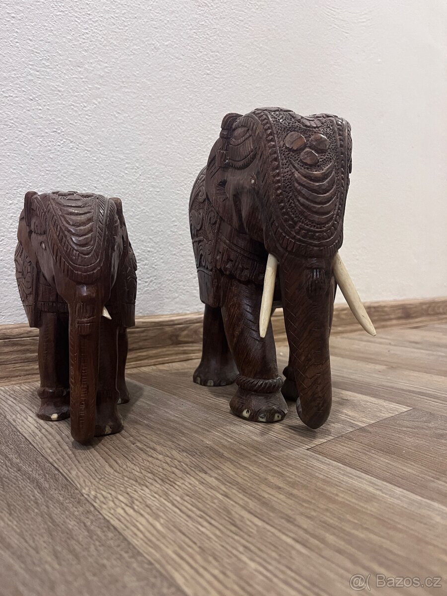 Ručně vyřezávání sloni - sada ( 20cm + mládě) - 7