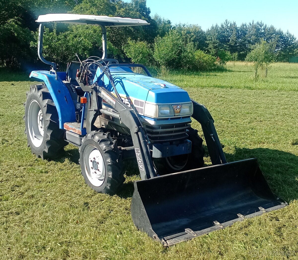 Iseki Geas 25 originální nakladačem - 7