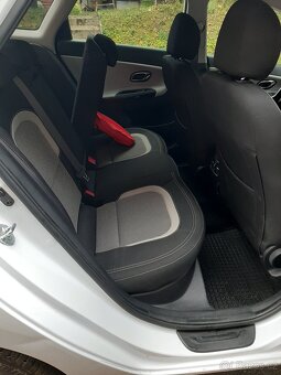 Prodám Kia Ceed kombi 1.6 GDI (benzín), výbava Exclus 8/2014 - 7
