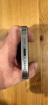 Prodám Apple IPhone 15 Pro 128 GB White - 7