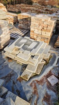 Zbytky kamenné dlažby - 7