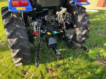 Traktor LOVOL M254 s kabinou  o výkonu 25 koní - 7