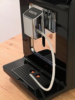 Automat. kávovar KRUPS EA89 na zrnkovou kávu, výborný stav - 7
