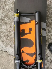 Vidlice fox 38 performance elite Grip 2 - 7