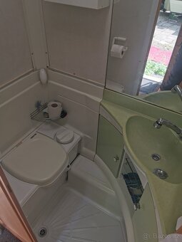 Obytný karavan Chateau -palandy ,markýza - 7