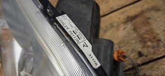 Mazda 5, přední xenon světla - 7
