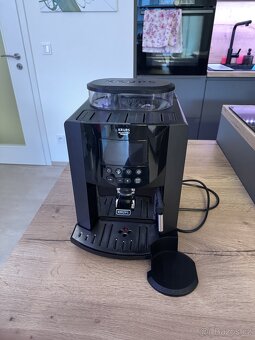 Kávovar KRUPS EA819N10 Arabica Latte - 7