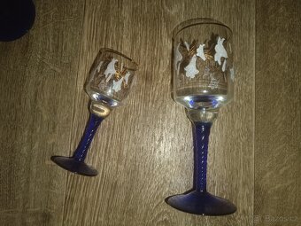 Modré zdobené sklo - 7