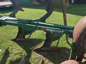 Čtyřradličný pluh obracák - 7