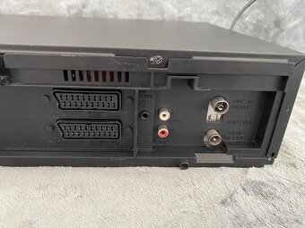 S-VHS-ET videorekordér JVC HR-S6953 s video stabilizátorem - 7