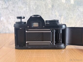 Filmová zrcadlovka NIKON EM + 50mm f1.8 + 28mm f2.8 - 7