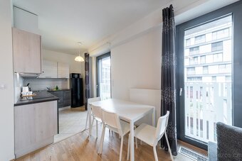 Pronájem bez zprostředkovatelů 2kk v centru Prahy 3 - 7