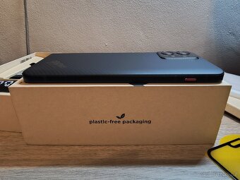 Motorola ThinkPhone Carbon Black - 7